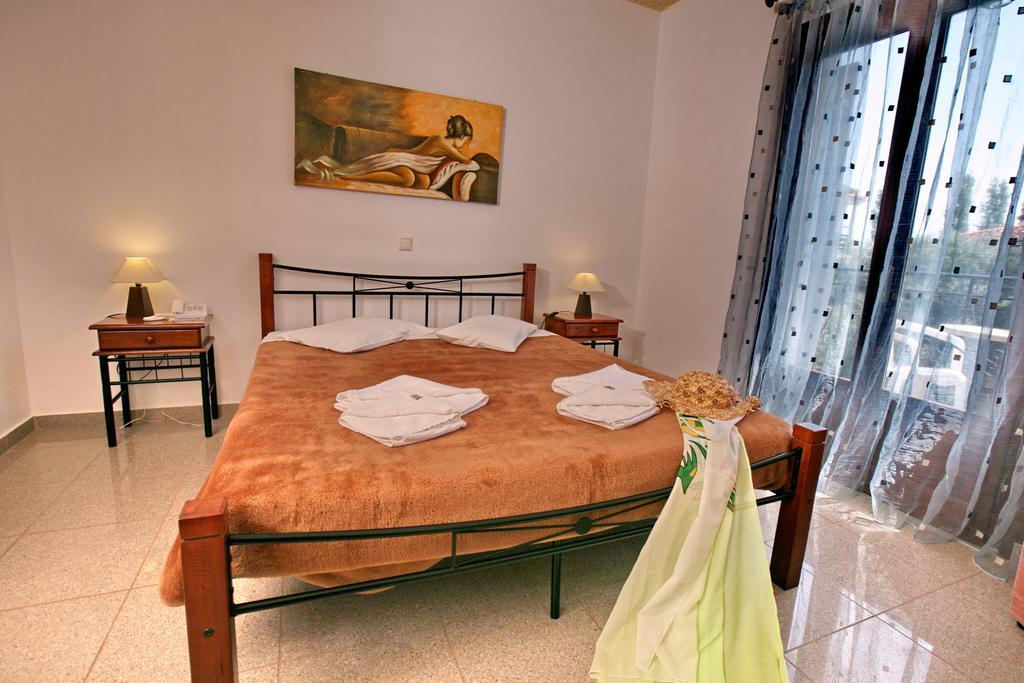Hotel Pela สกาลากาลโลนิส ภายนอก รูปภาพ