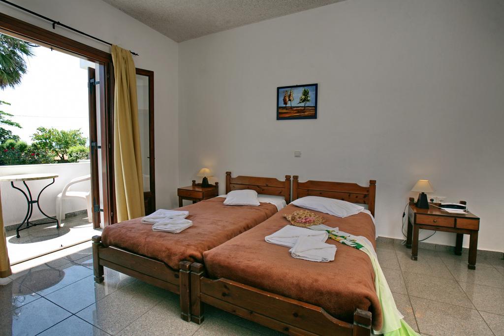 Hotel Pela สกาลากาลโลนิส ภายนอก รูปภาพ