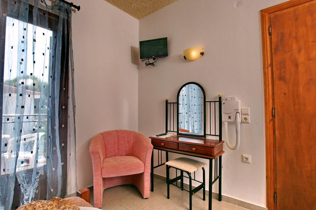 Hotel Pela สกาลากาลโลนิส ภายนอก รูปภาพ