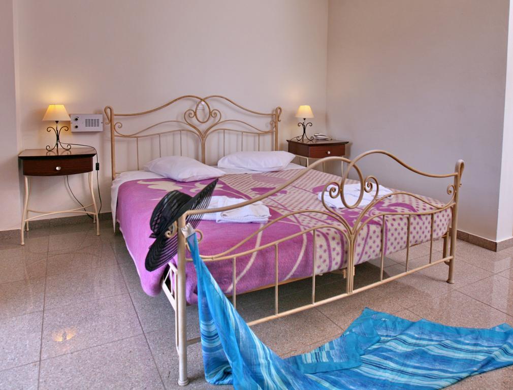 Hotel Pela สกาลากาลโลนิส ภายนอก รูปภาพ